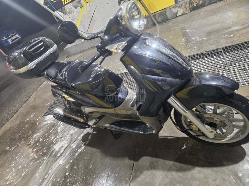 Piaggio beverly 500