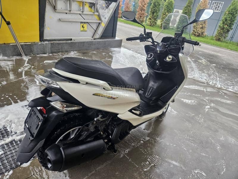 Yamaha Majesty 125