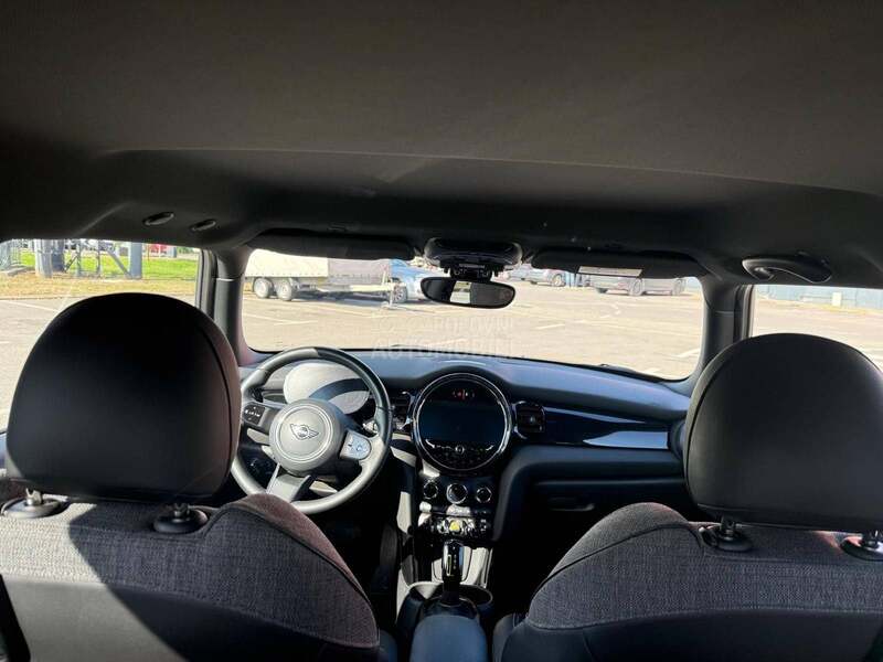 MINI Cooper S E Black Edition