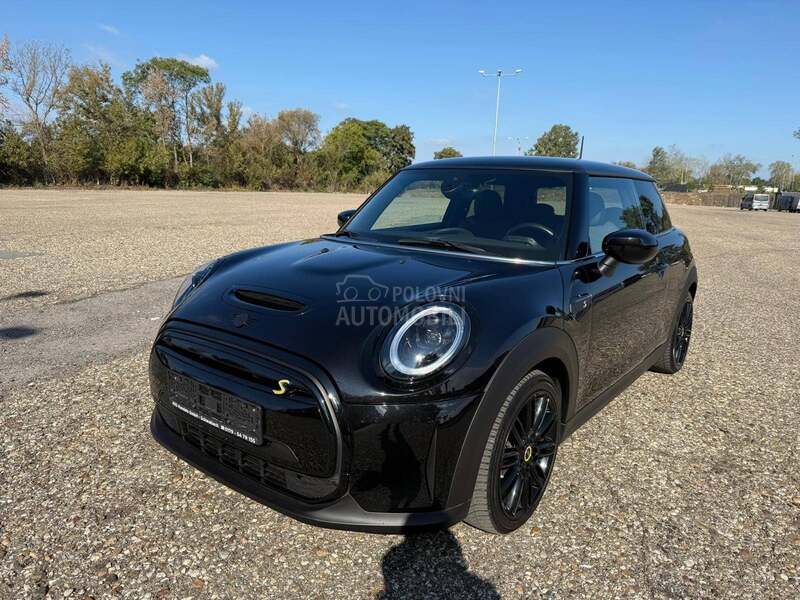 MINI Cooper S E Black Edition