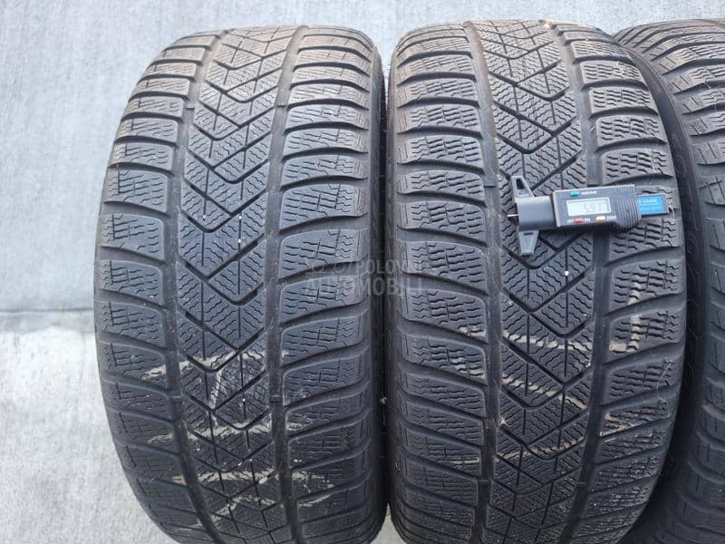 Pirelli 225/40 R18 Zimska