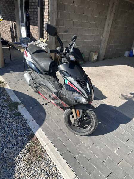 Aprilia sr 50 r