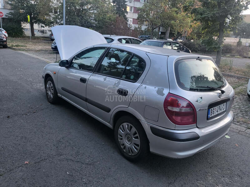 Nissan Almera 