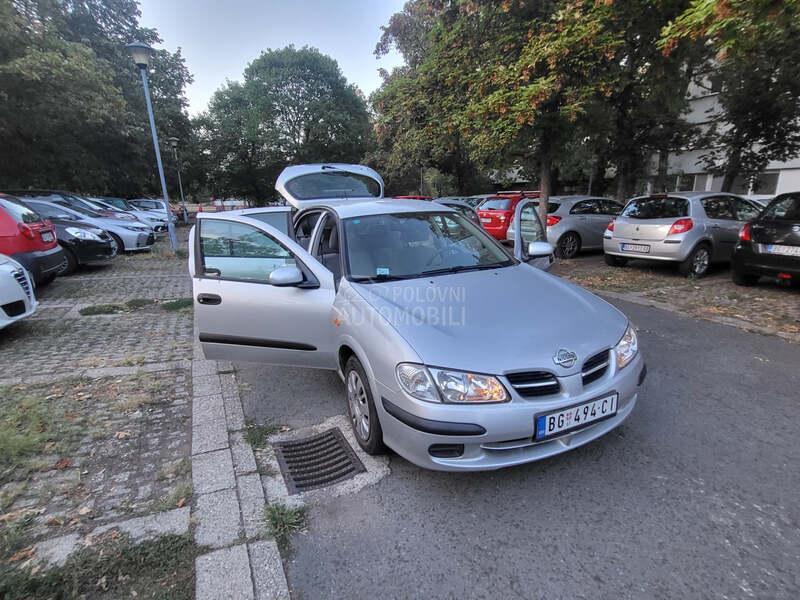 Nissan Almera 