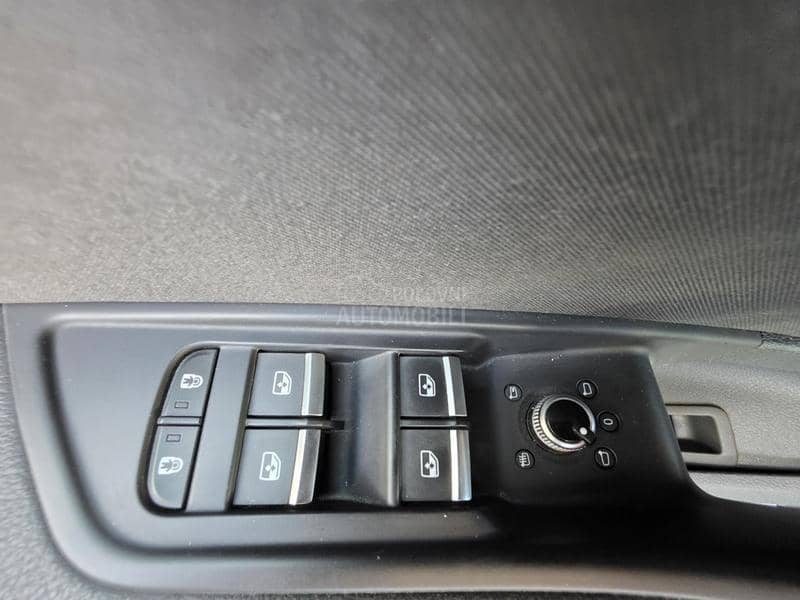 Audi A4 2.0 TFSI S TRONIC Audi A4 2.0 TFSI S TRONIC
