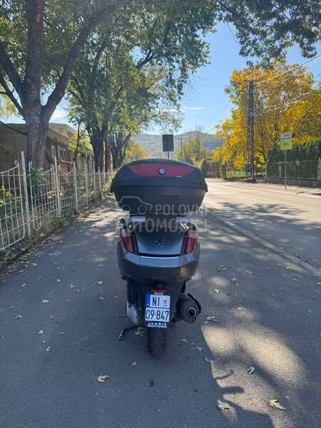 Peugeot Satelis 250