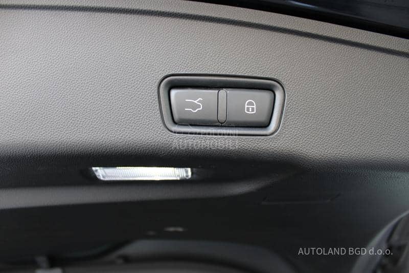 Maserati Grecale 2.0 4X4 Hybrid AUT Maserati Grecale 2.0 4X4 Hybrid AUT