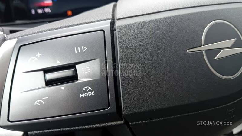 Opel Frontera GS 1.2 DCT HYBRID