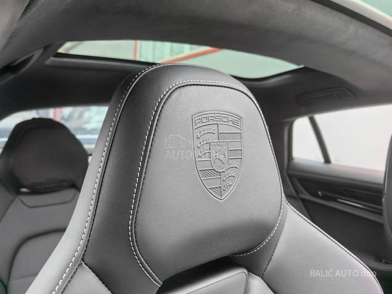 Porsche Panamera 4S E-Hybrid/Act Ride