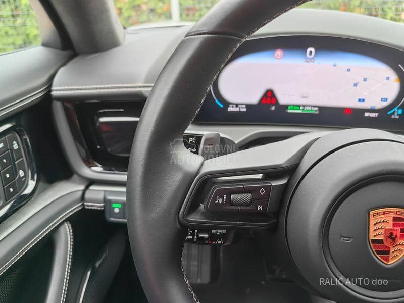 Porsche Panamera 4S E-Hybrid/Act Ride