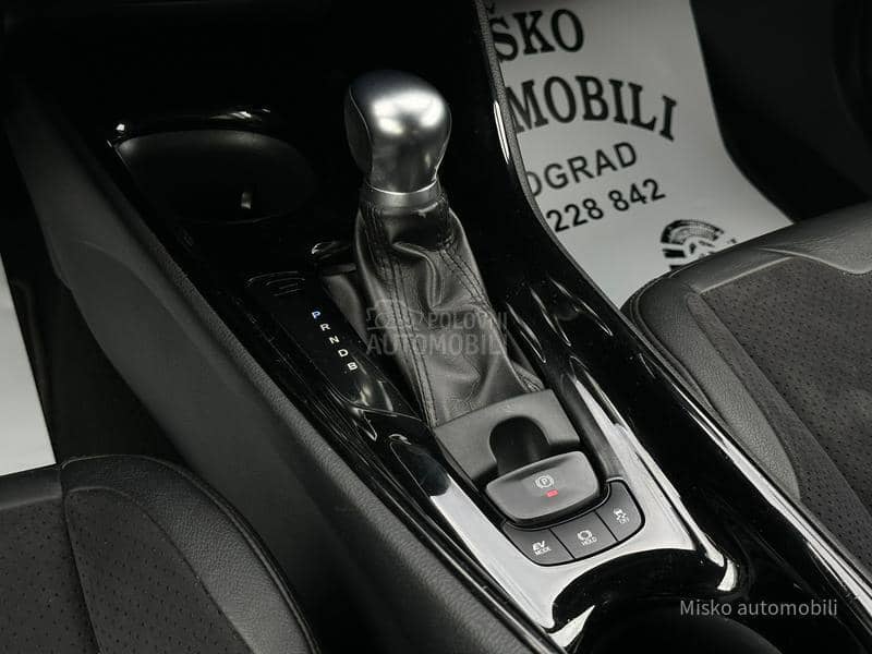 Toyota C-HR 1.8 VVT-i Hybrid Kam