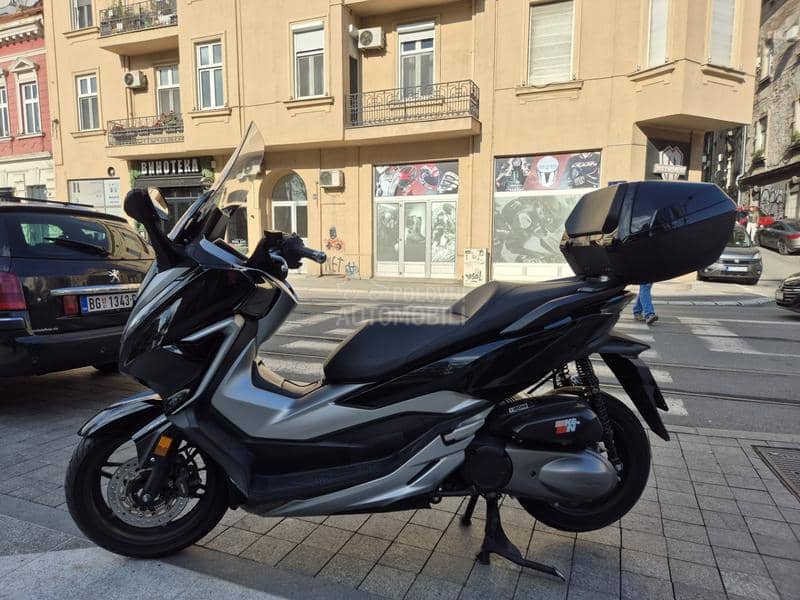 Honda Forza 300