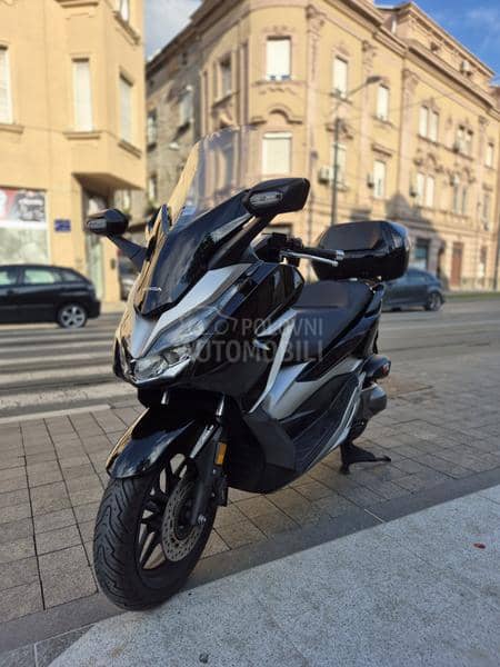 Honda Forza 300
