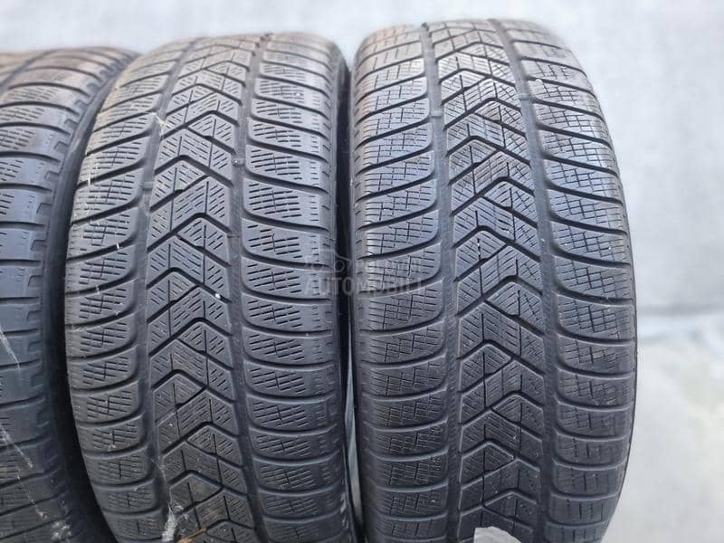 Pirelli 235/50 R20 Zimska
