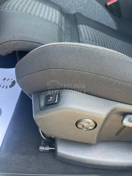 Peugeot 3008 1.5 HDi 131hp Nov