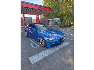 Alfa Romeo Giulia 2.0 TURBO 280HP