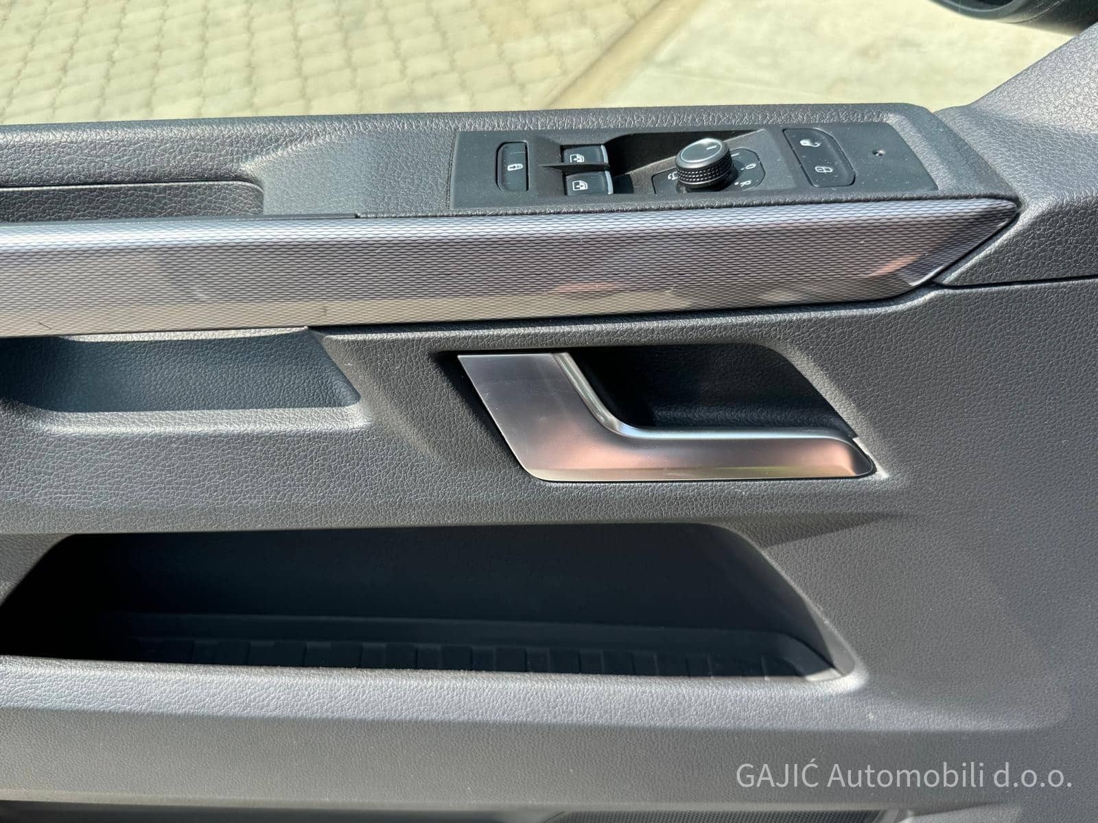 Volkswagen Multivan 2.0TDI LED