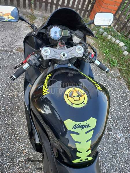 Kawasaki zx6r
