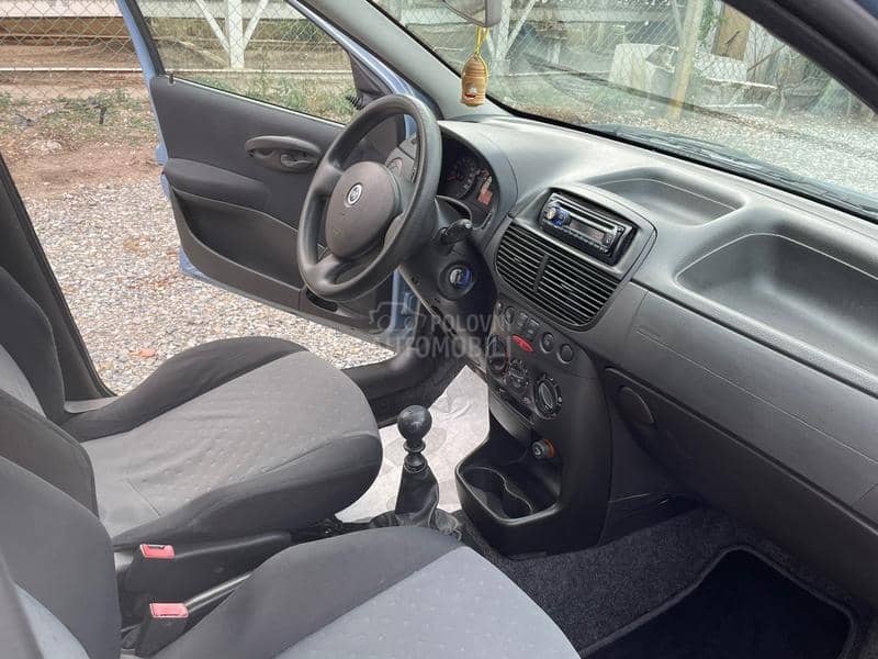 Fiat Punto 1.2 8v