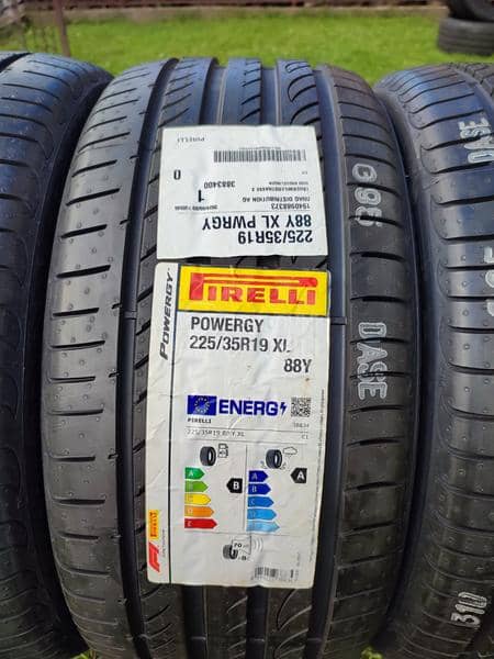 Pirelli 225/35 R19 Letnja