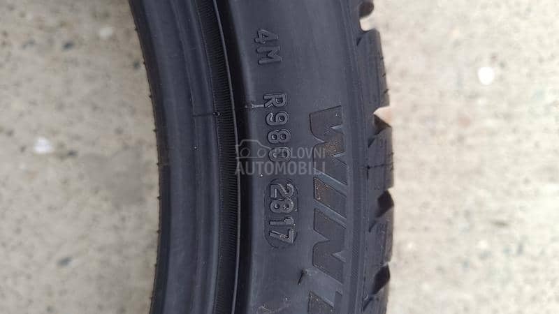 Pirelli 235/40 R18 Sve sezone