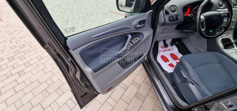 Ford Galaxy 2.0  7 Sedista