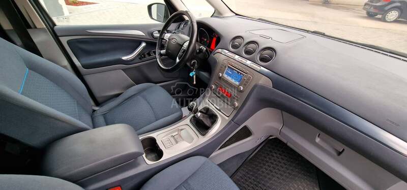 Ford Galaxy 2.0  7 Sedista