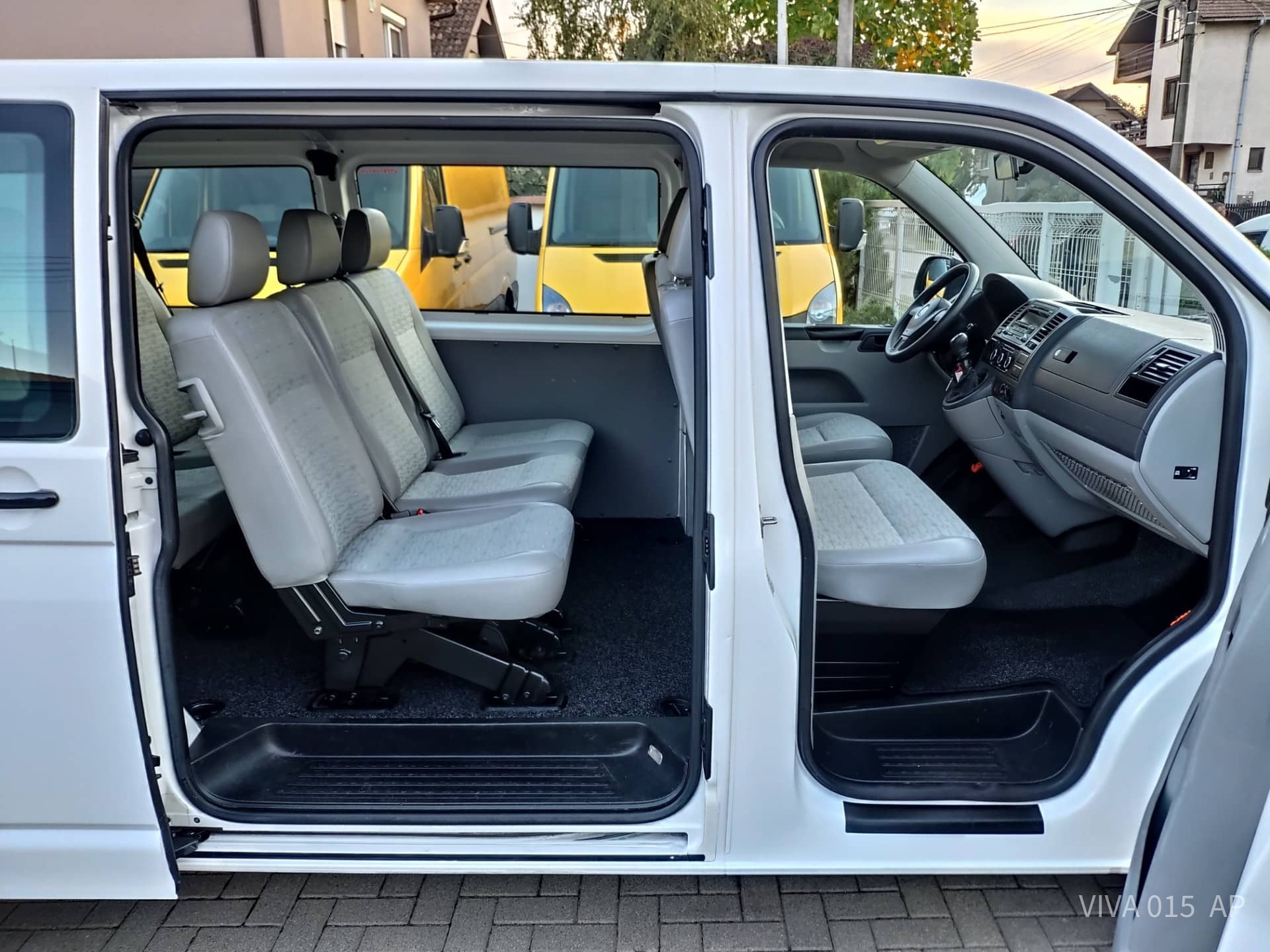 Volkswagen Transporter T6 2.0 TDI LONG PUTNICKI