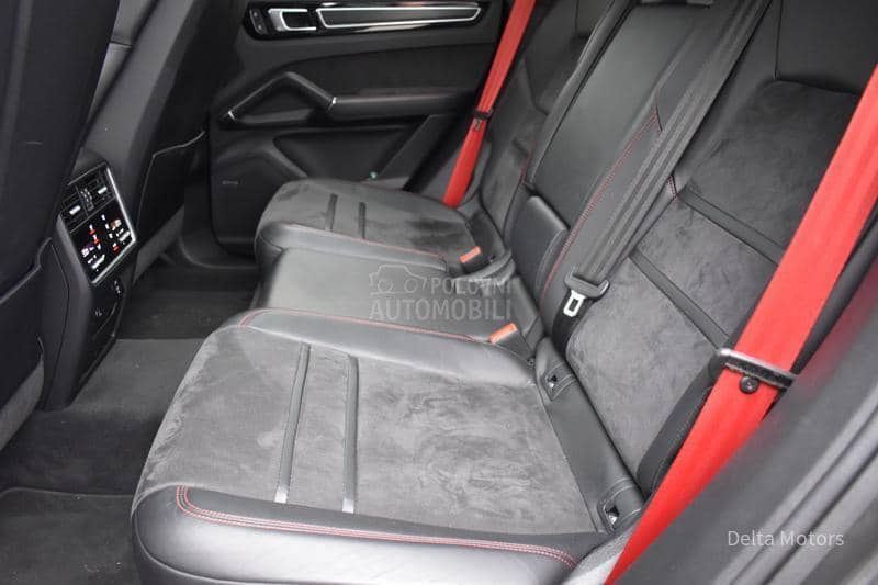 Porsche Cayenne GTS