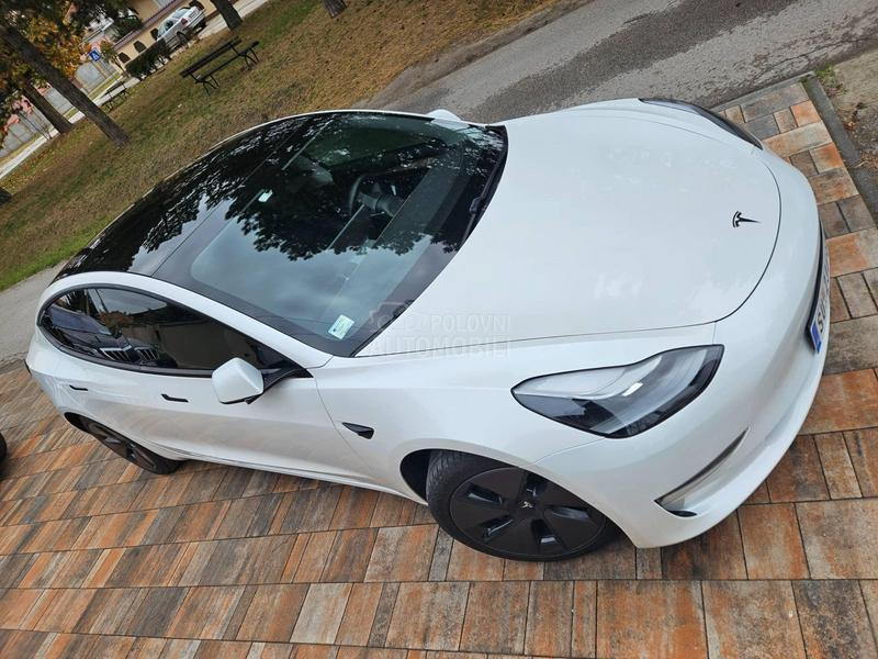 Tesla Model 3 LONG RANGE