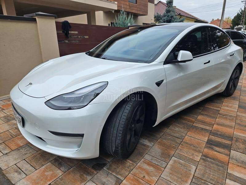 Tesla Model 3 LONG RANGE