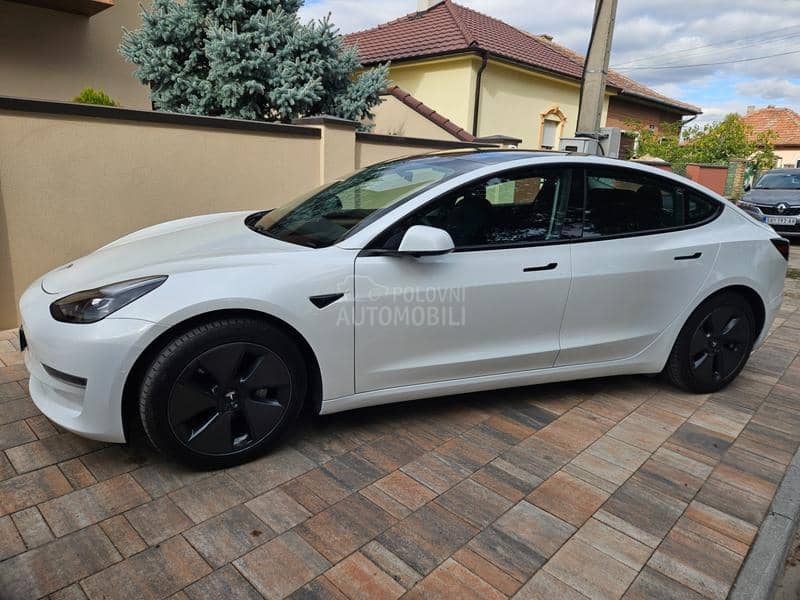Tesla Model 3 LONG RANGE