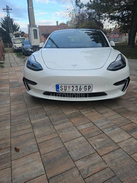 Tesla Model 3 LONG RANGE