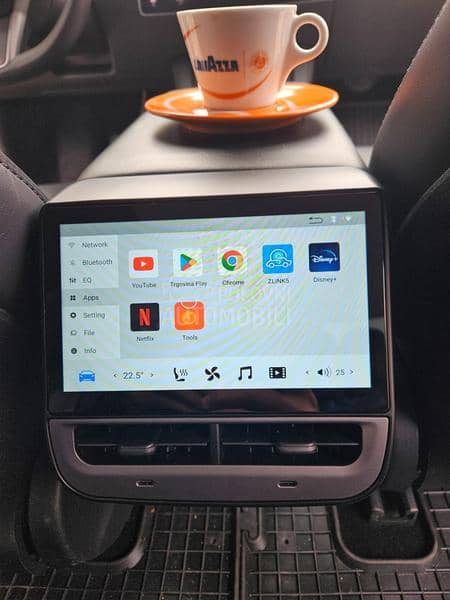 Tesla Model 3 LONG RANGE