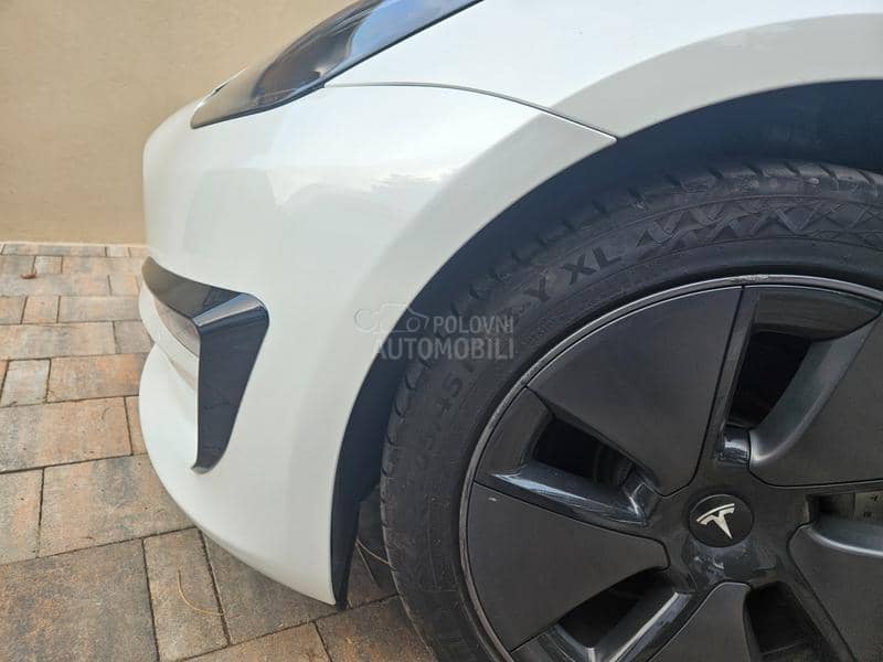 Tesla Model 3 LONG RANGE