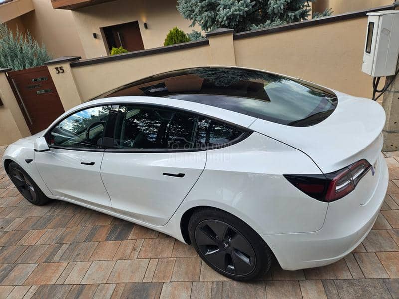 Tesla Model 3 LONG RANGE