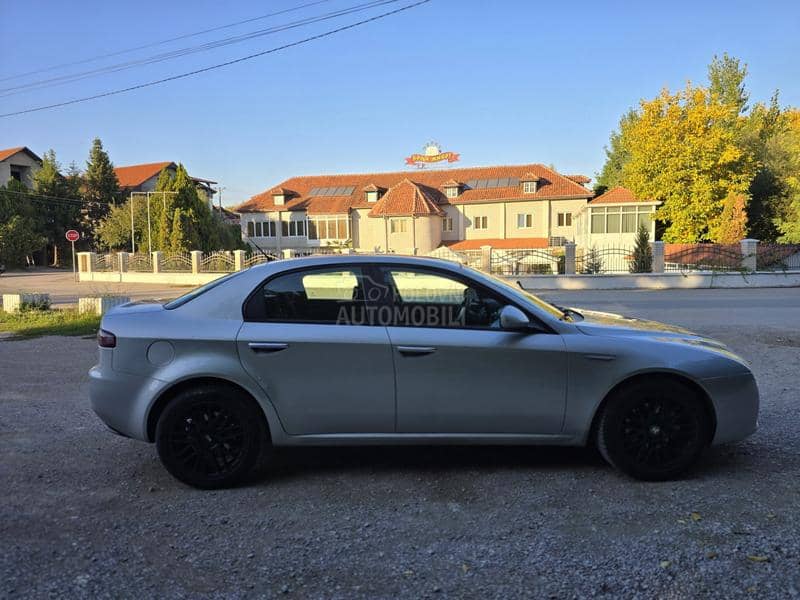 Alfa Romeo 159 JTDm Alfa Romeo 159 JTDm