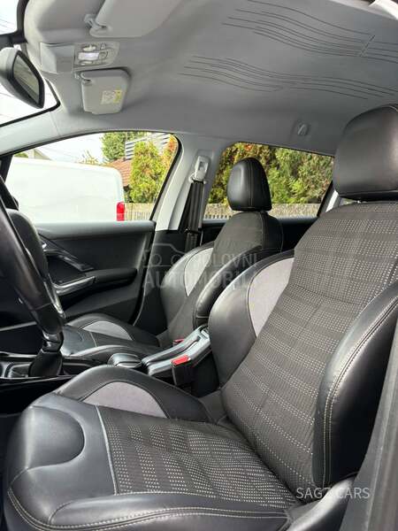 Peugeot 2008 1.6 HDI ALLURE NAV
