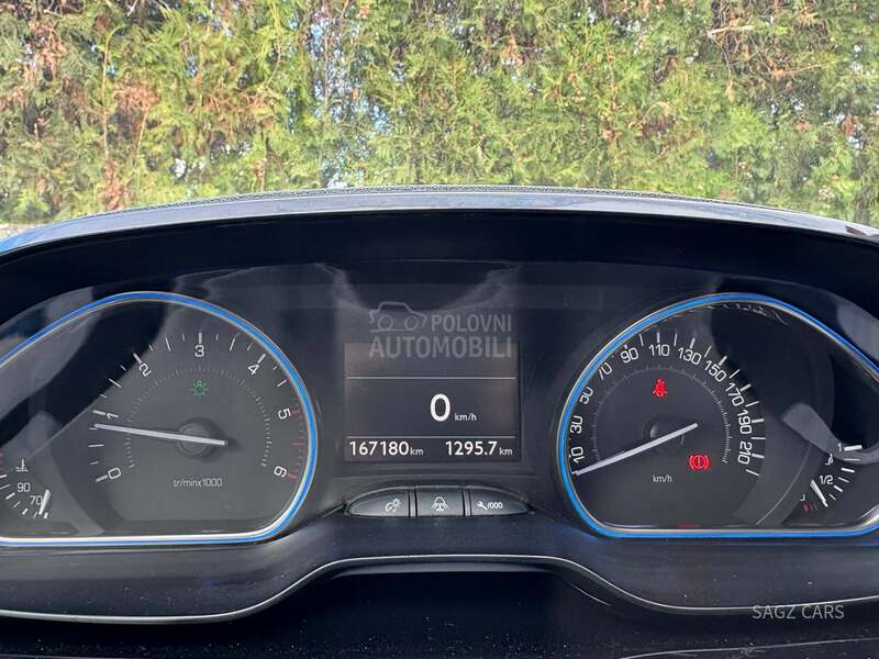 Peugeot 2008 1.6 HDI ALLURE NAV