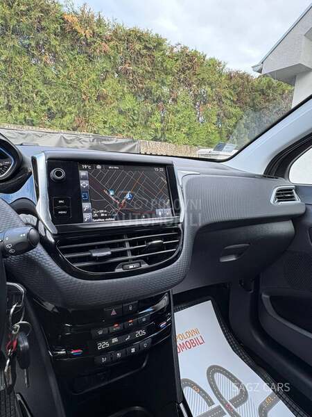 Peugeot 2008 1.6 HDI ALLURE NAV