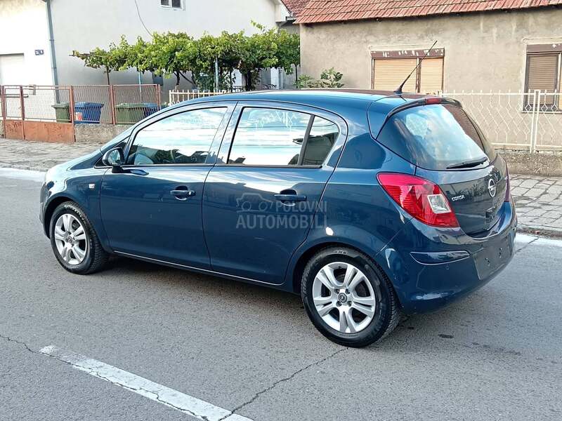 Opel Corsa D COSMO