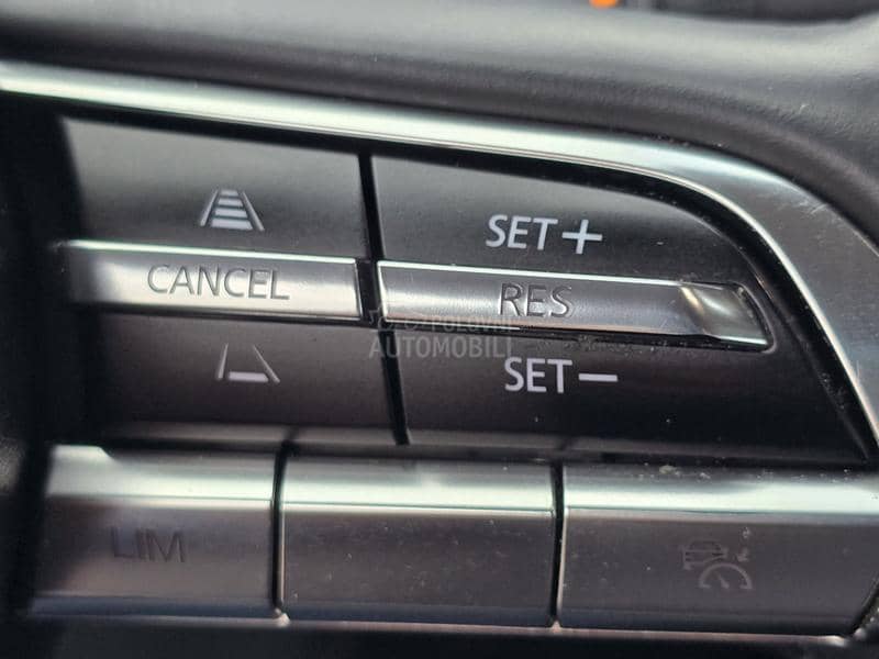 Mazda 3 2.0e-SkyActive x