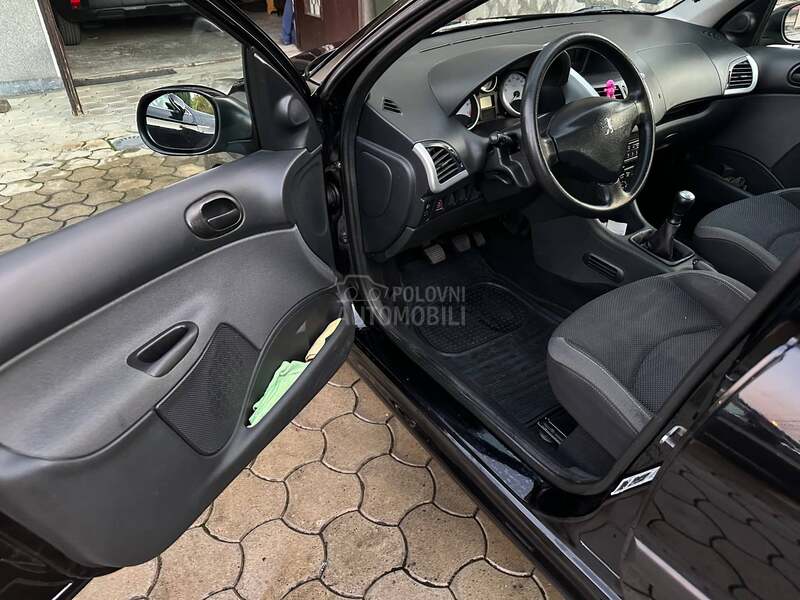 Peugeot 206 plus 1,1