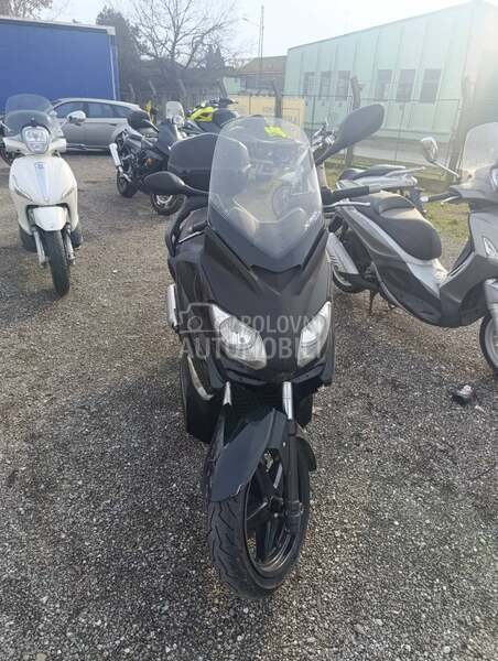 Yamaha x max 250