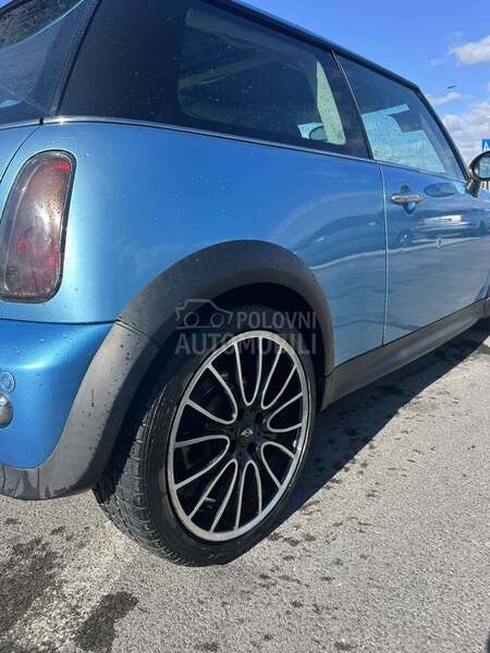 MINI One 