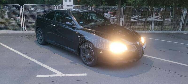 Alfa Romeo GT 1.9 JTD