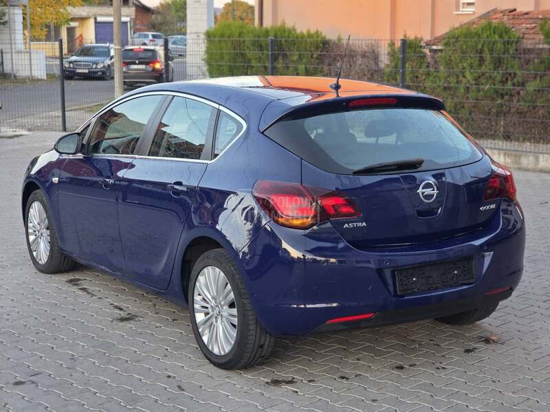 Opel Astra J 1.4 EcoFlex CH CH CH