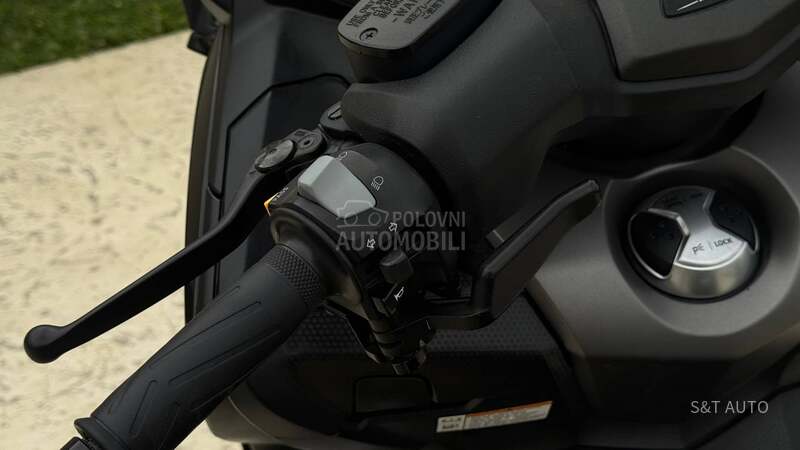 Yamaha T MAX 530/ AKRAP/ FUL
