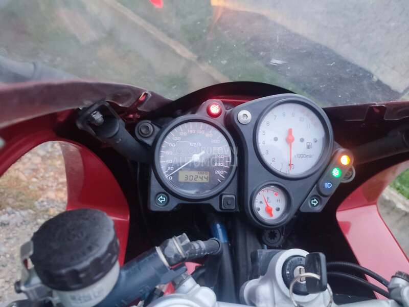 Honda VTR 1000 Fire Storm