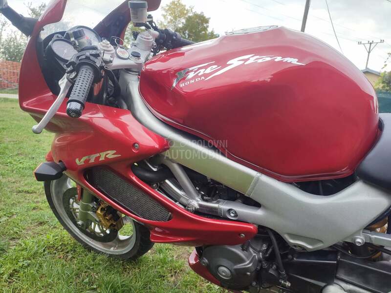 Honda VTR 1000 Fire Storm